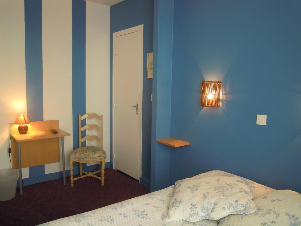 Hotel De Paris Courseulles-sur-Mer Exterior photo